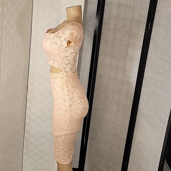 GLARE LACE SHORT SLEEVE V-NECK WOMEN"S DRESS - Picture 9 of 14